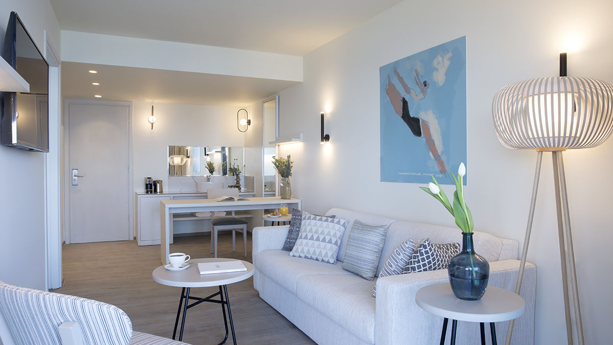 Junior Suite Pool View 